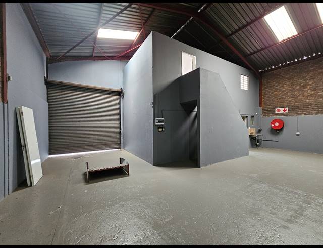 264M² FACTORY TO LET IN ANDERBOLT